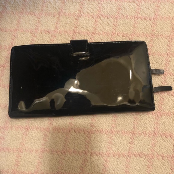 KATE SPADE PATENT LEATHER WALLET - Picture 2 of 3